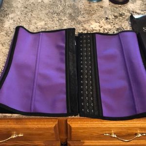 Waist trainer